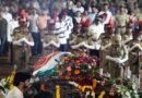 नाना पाटेकर यांच्या पुण्यातील डोणजे फार्महाऊसवरील अंत्यसंस्कारावेळी जमलेले चाहते